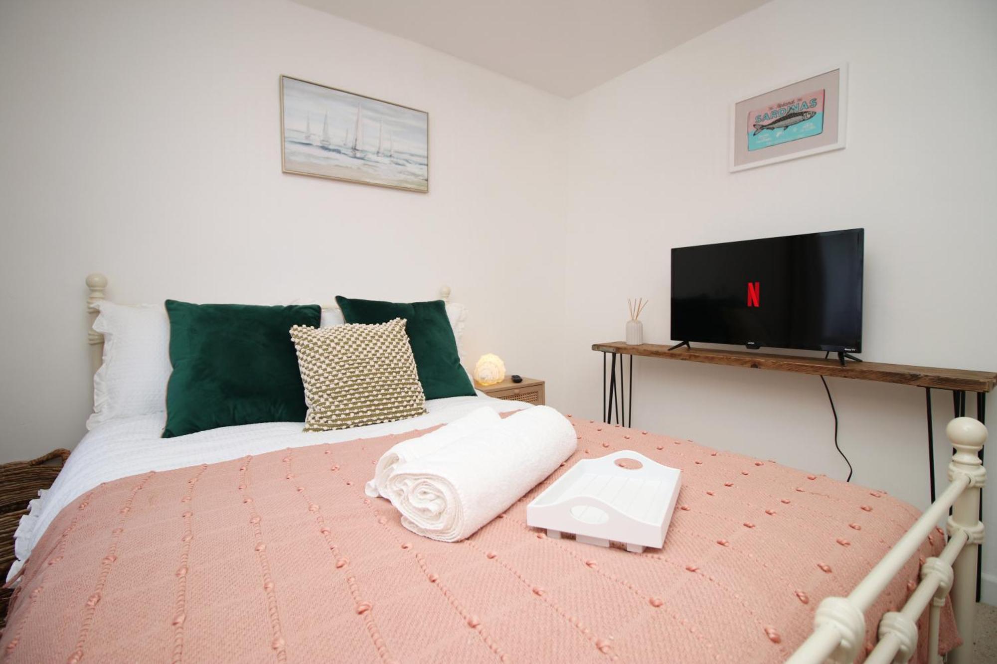 Little Gem In The Mumbles! Fishermans Cottage With Log Burner, Dog Friendly And Welcome Breakfast Hamper! 外观 照片