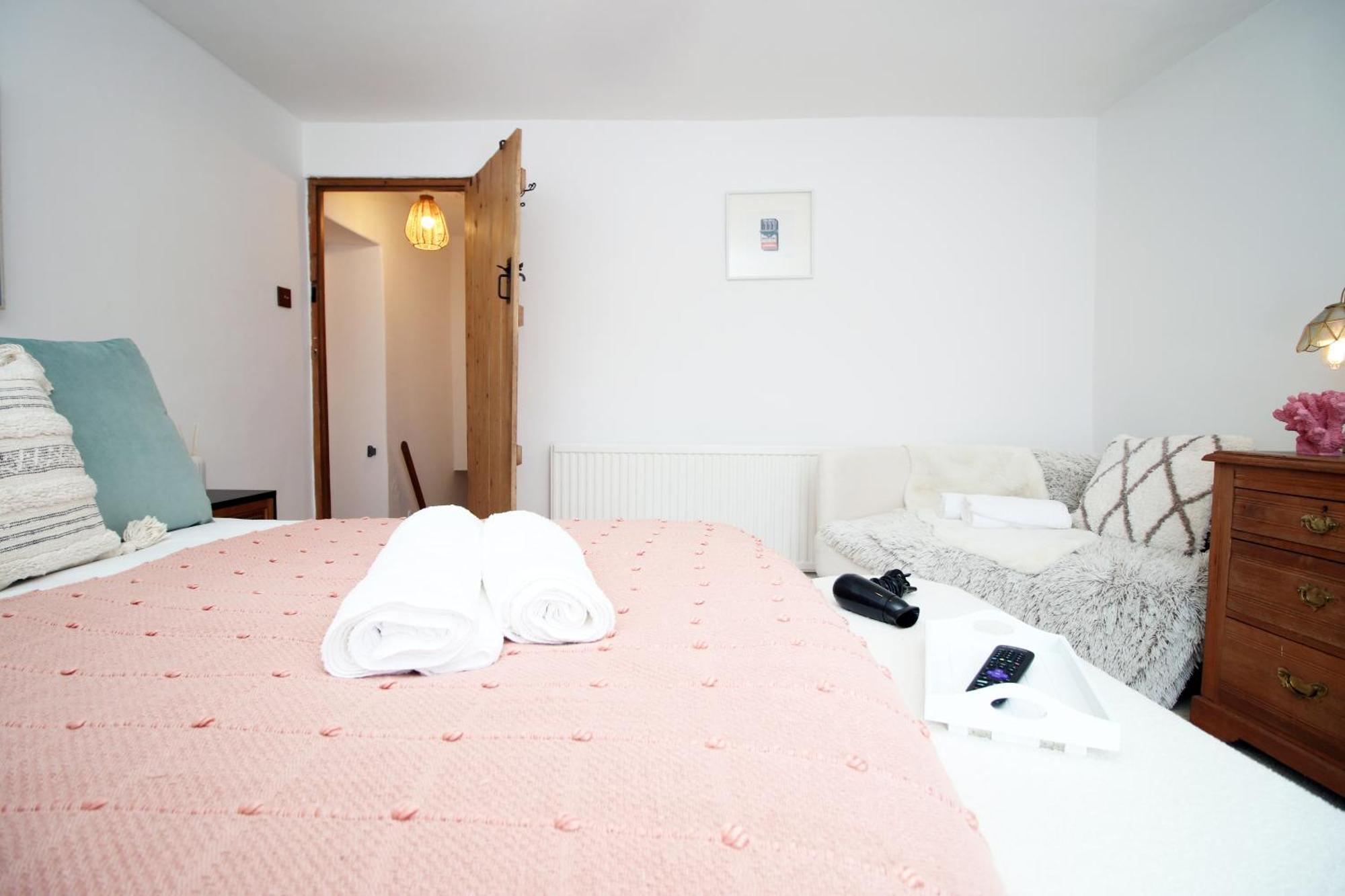 Little Gem In The Mumbles! Fishermans Cottage With Log Burner, Dog Friendly And Welcome Breakfast Hamper! 外观 照片