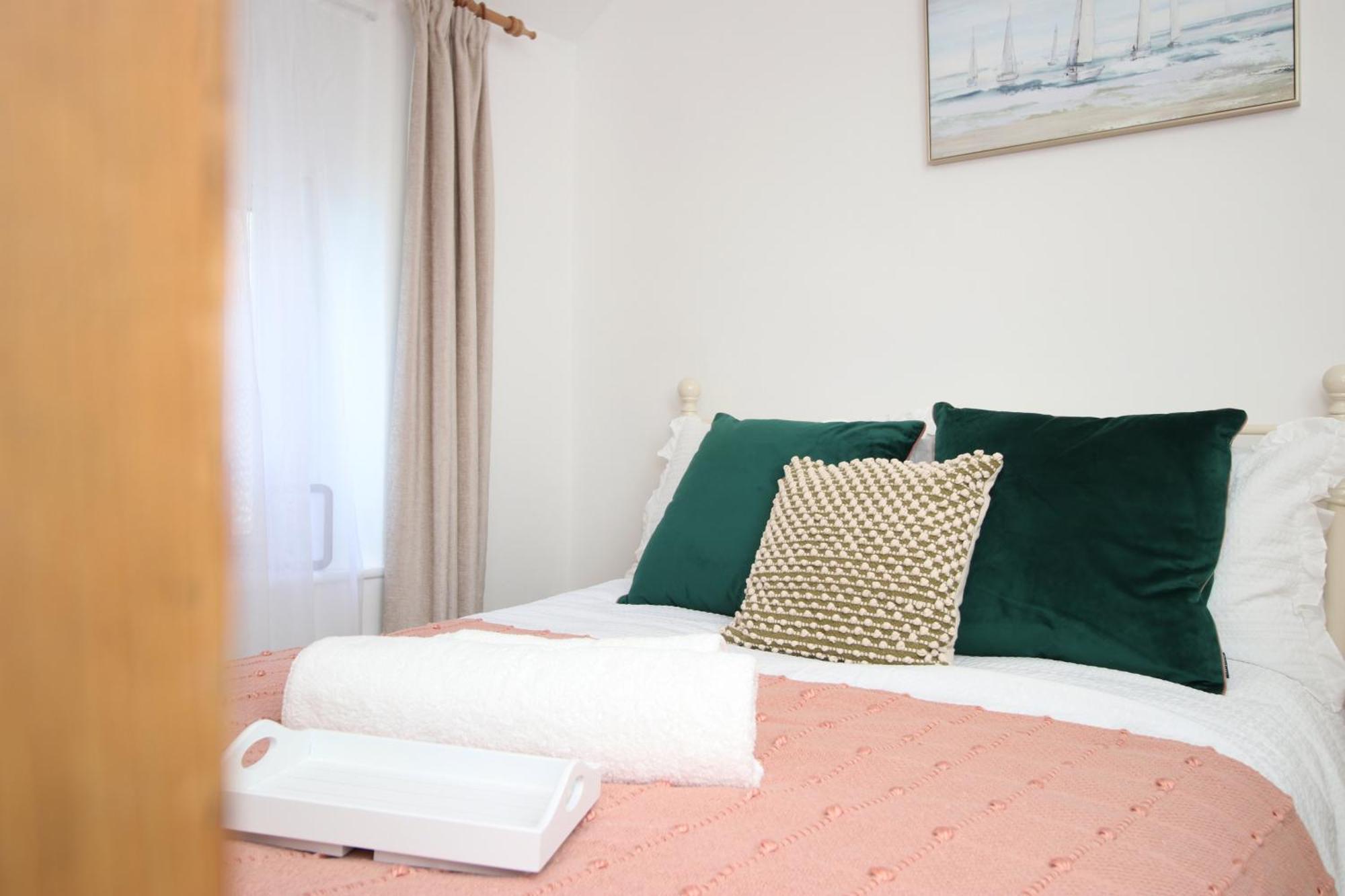 Little Gem In The Mumbles! Fishermans Cottage With Log Burner, Dog Friendly And Welcome Breakfast Hamper! 外观 照片